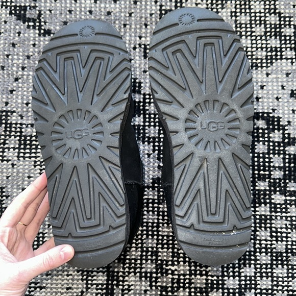 NEW UGGS CLASSIC MINI II STUD JEWELS BLACK BOOTS - WOMENS SIZE 10 - Picture 10 of 11